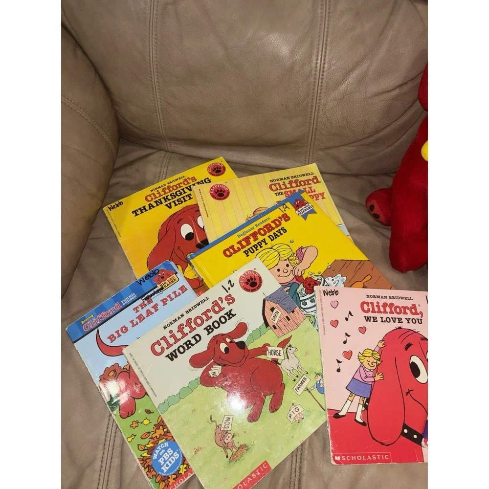 Norman Bridwell CLIFFORD THE BIG RED DOG Book Lot of 12 w/ Clifford Plush Buddy